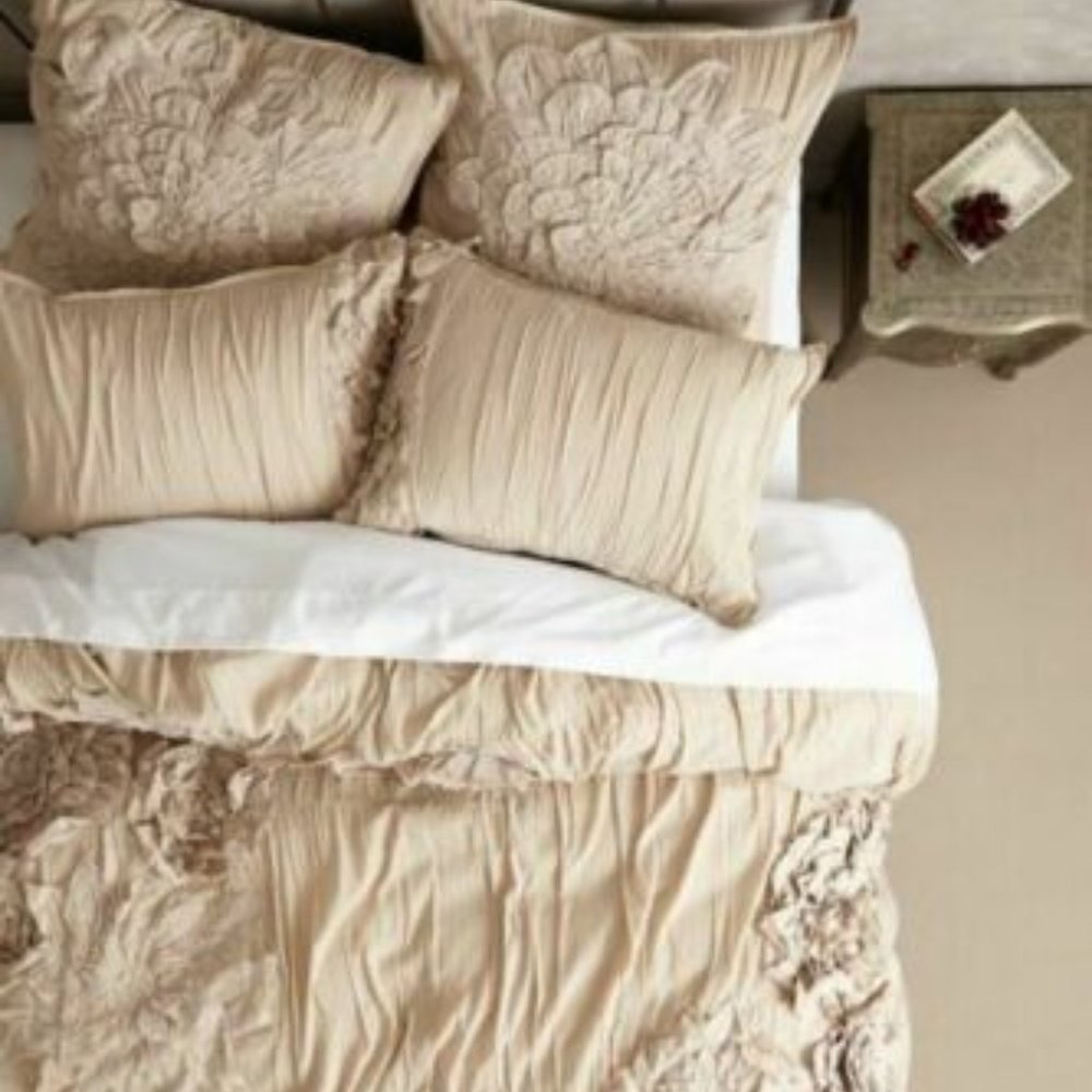 ANTHROPOLOGIE SAND BEIGE GEORGINA TWIN BEDSKIRT